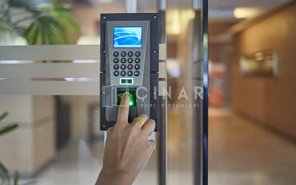 Cam Kapı Üretimi - Çınar Kapı Sistemleri