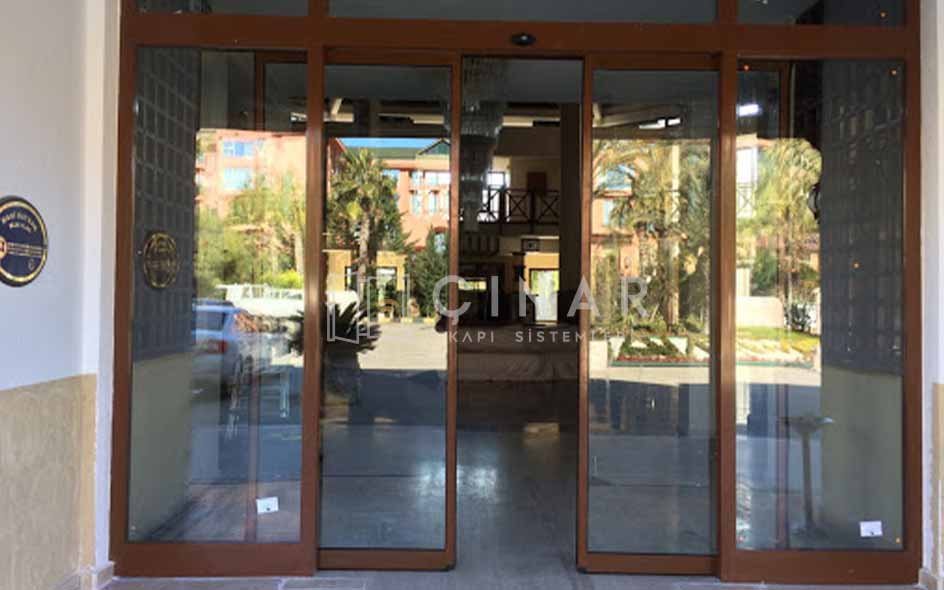 Yana Kayar Fotoselli Kapı - Çınar Kapı Sistemleri