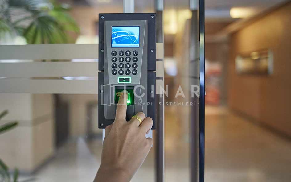 Cam Kapı Üretimi - Çınar Kapı Sistemleri